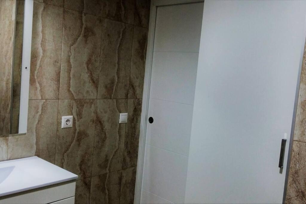 Modern Flat At Garbinet With Wifi Apartment Alicante Bagian luar foto