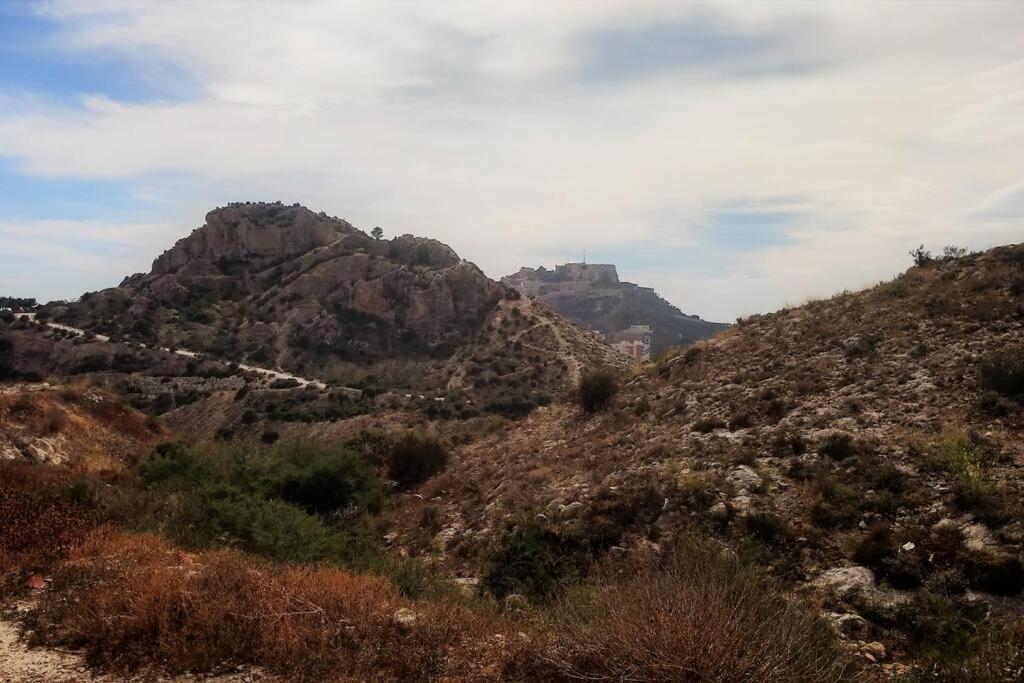 Modern Flat At Garbinet With Wifi Apartment Alicante Bagian luar foto